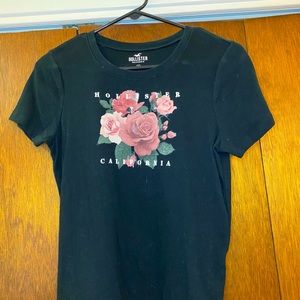 Women’s Hollister Black Crop Graphic Tee